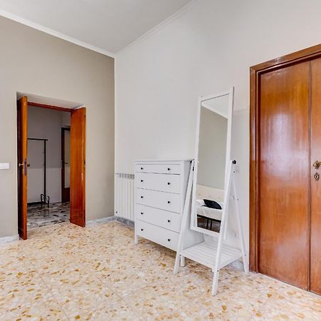 Vivilo Collection - San Vito View Apartment - 3 Bdr 2 Baths Рим Екстериор снимка