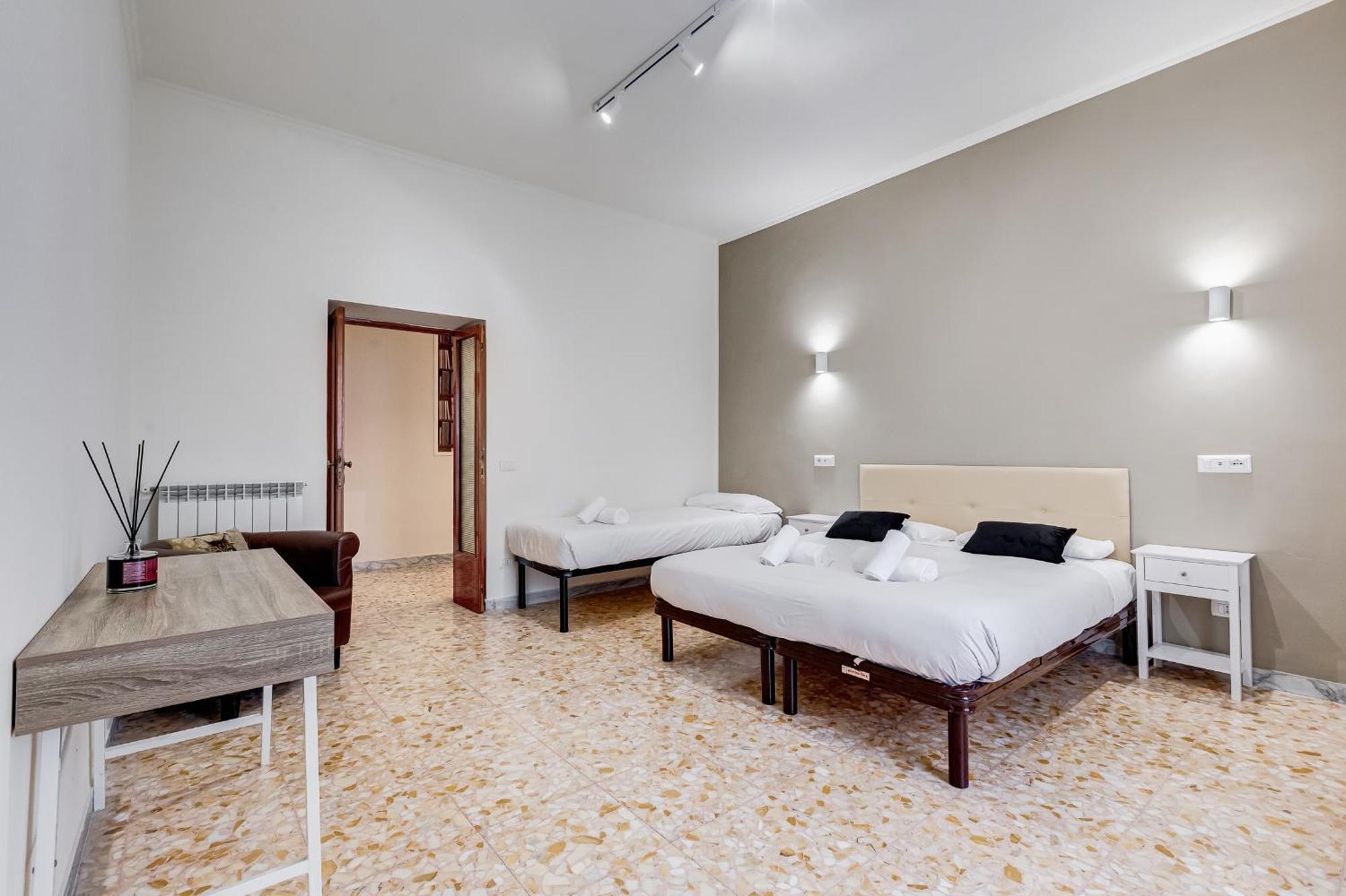 Vivilo Collection - San Vito View Apartment - 3 Bdr 2 Baths Рим Екстериор снимка