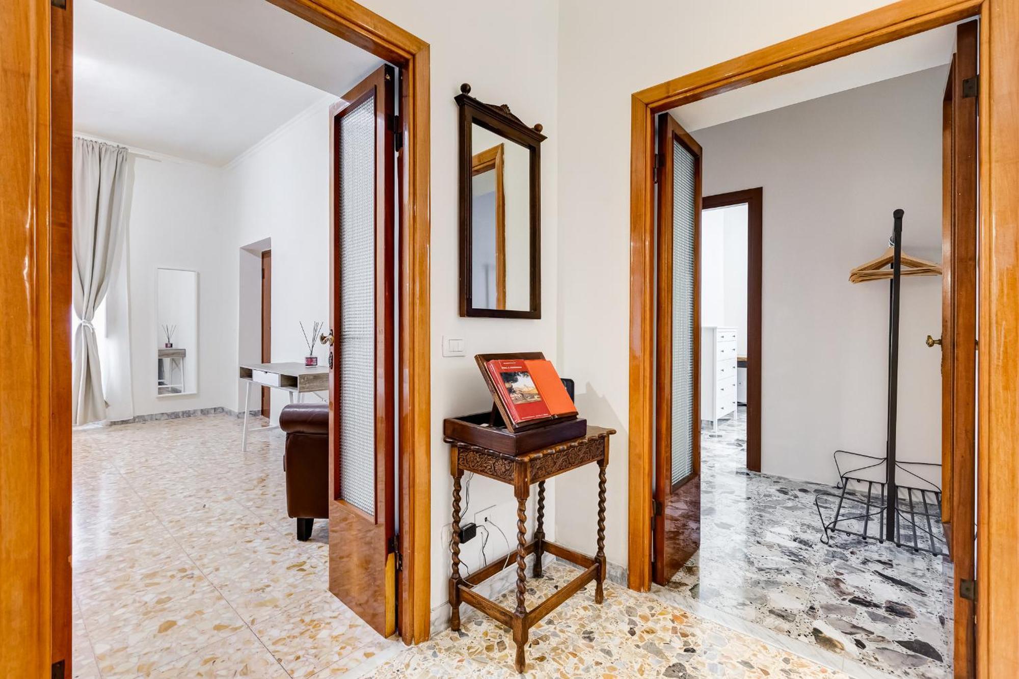 Vivilo Collection - San Vito View Apartment - 3 Bdr 2 Baths Рим Екстериор снимка