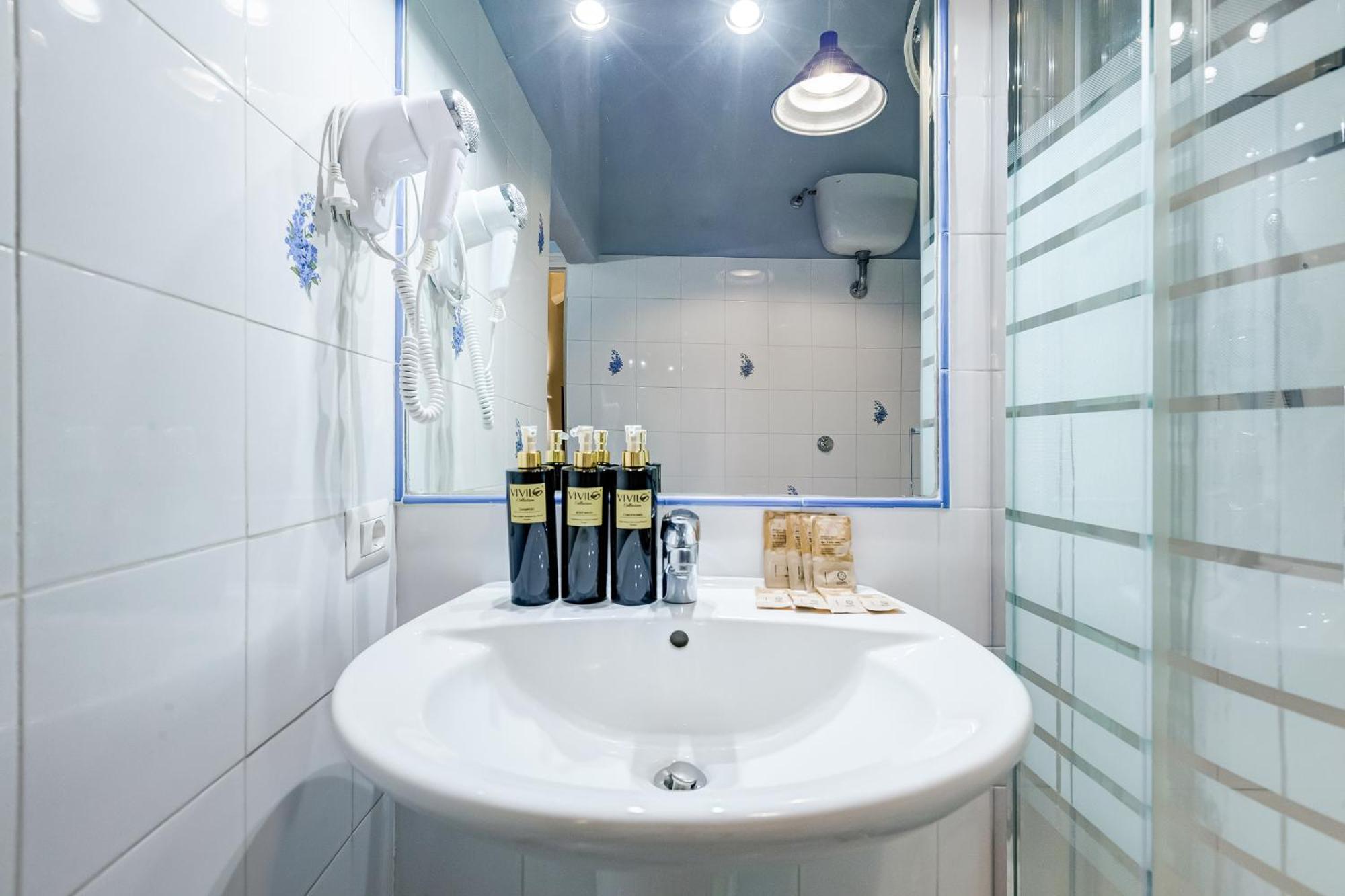 Vivilo Collection - San Vito View Apartment - 3 Bdr 2 Baths Рим Екстериор снимка
