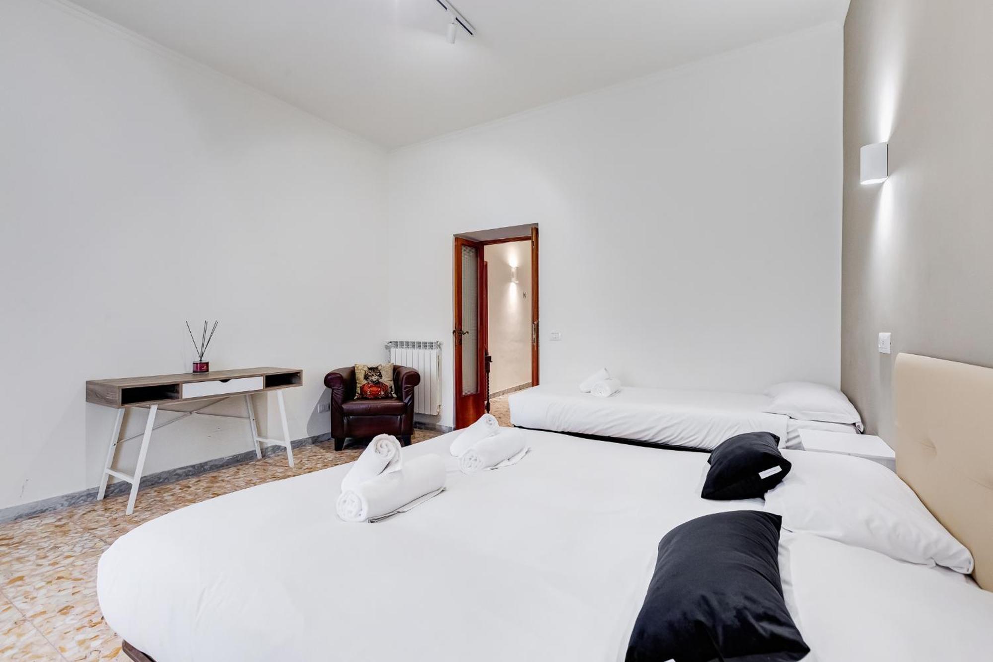 Vivilo Collection - San Vito View Apartment - 3 Bdr 2 Baths Рим Екстериор снимка